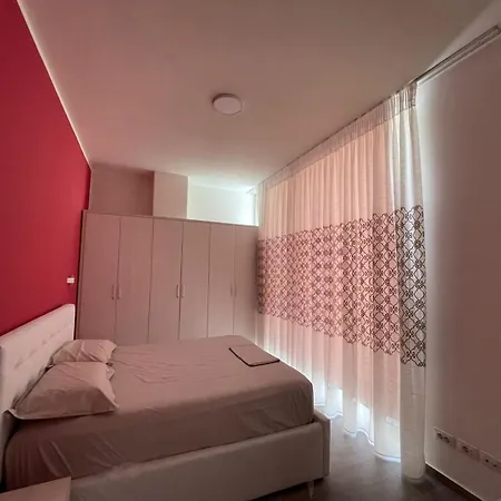 Pax Villa, Coast